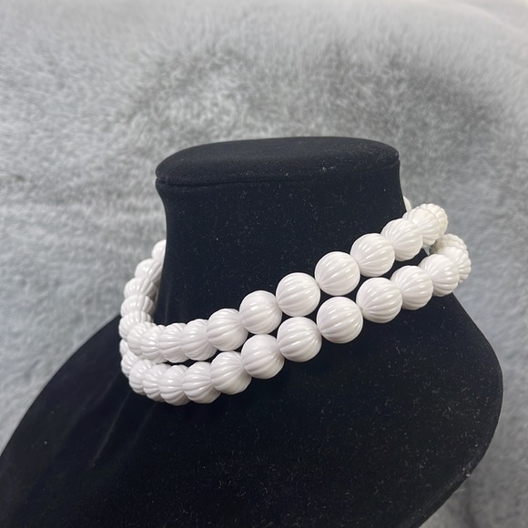 Vintage Monet  two tier white necklace 16” - Picture 4 of 7